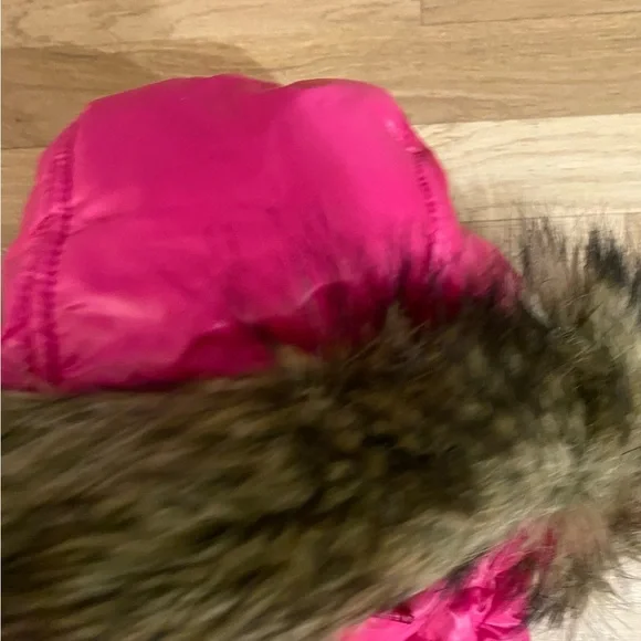 NWT pink puffer vest with fur hood - Picture 3 of 7